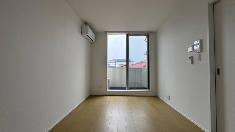 家具の配置がしやすいお部屋ですね