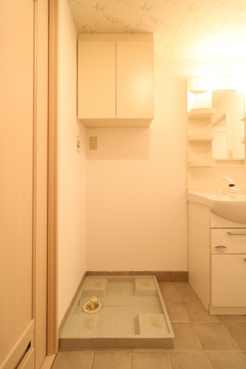 上には収納がありすごく便利です