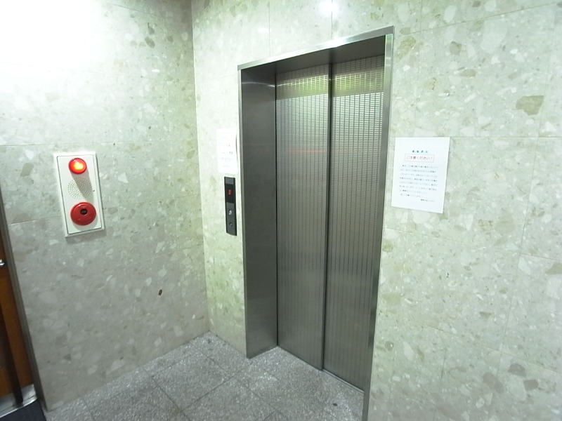 エレベーター付きで荷物があっても安心です