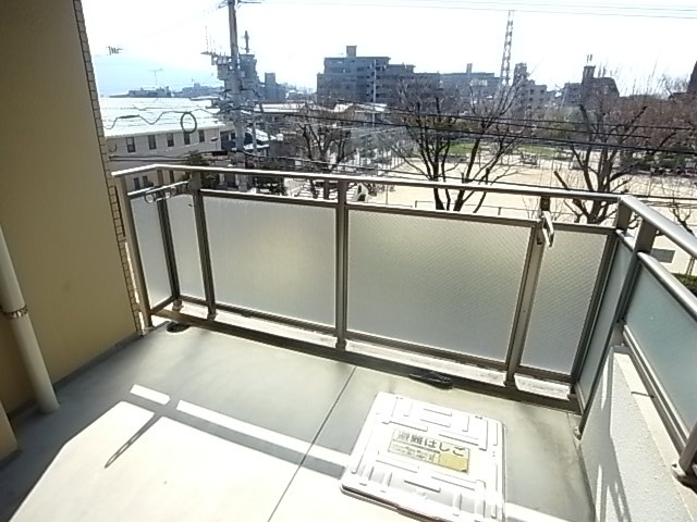 洗濯物たくさん干せるスペース完備