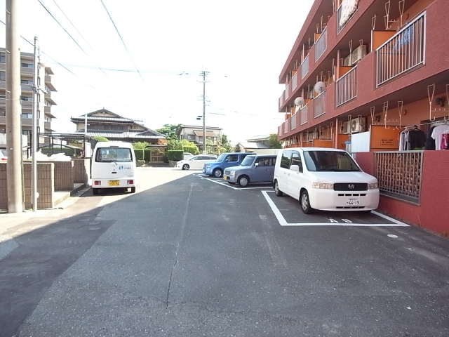 敷地内駐車場空きありです