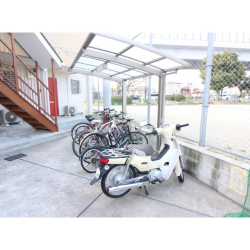 専用駐輪場もあります。