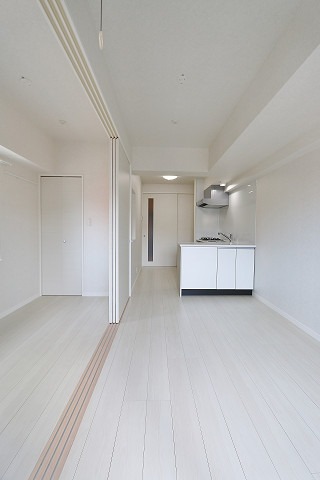 オシャレな白基調のお部屋です