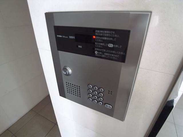 安心のオートロック付きです