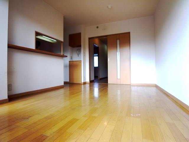 大きなソファ置いても余裕な広さです