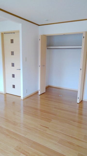 リビングにクローゼットがあります