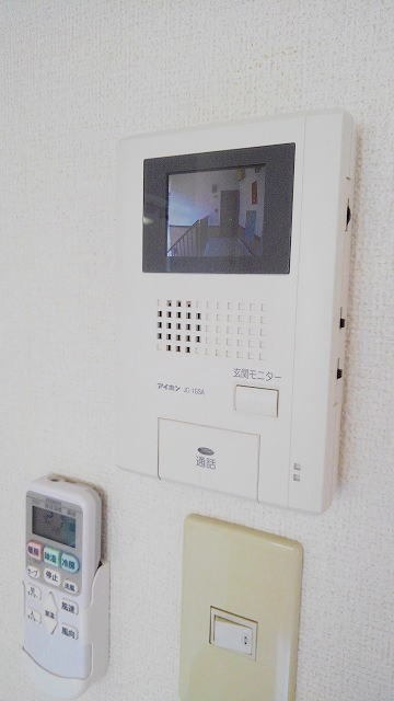 モニター付きインターホンで安心です