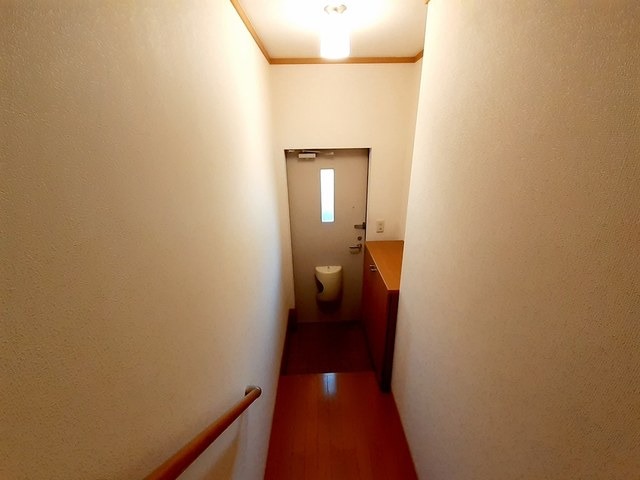 玄関収納完備。