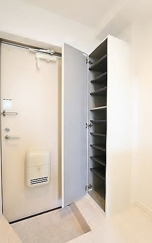 お靴はこちらで