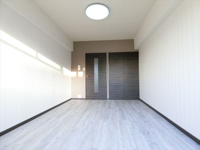 広々8帖越えの洋室です