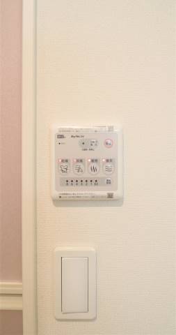 嬉しい浴室乾燥機付きです