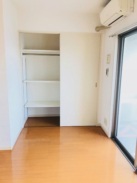 お洋服が多い方でも楽々収納できます