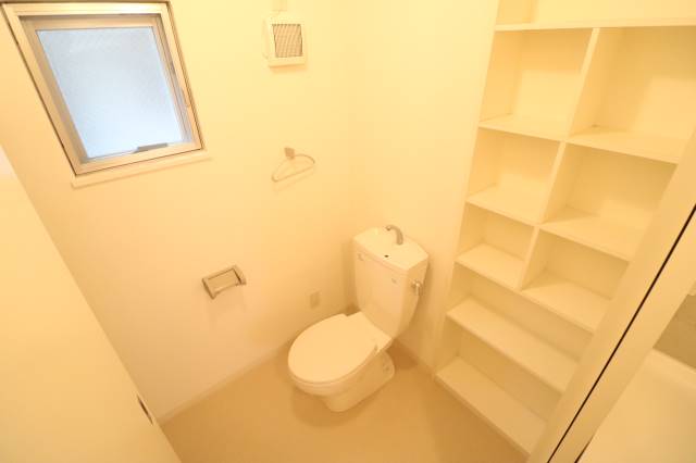 清潔感のあるトイレです