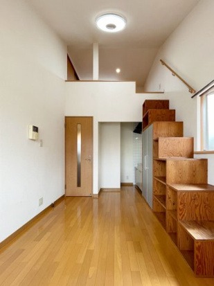 家具の配置がしやすいお部屋です