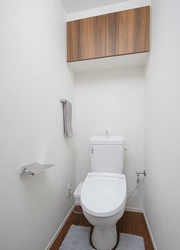 トイレ収納完備。