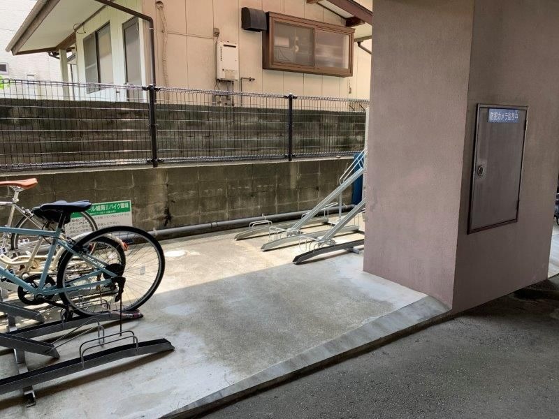 駐輪場完備。
