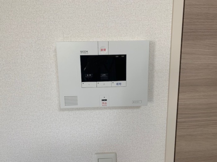 モニター付きインターホンで安心です