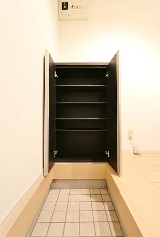 シューズボックス完備。