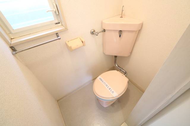 落ち着く雰囲気のお手洗いです