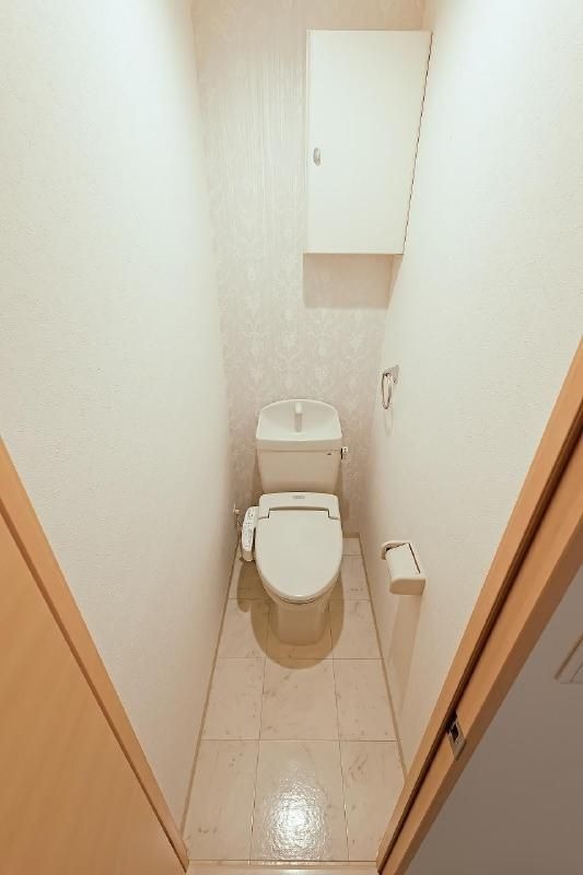 ウォシュレット完備の清潔感のあるトイレです
