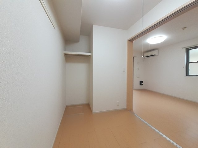 オープンタイプのクローゼットです