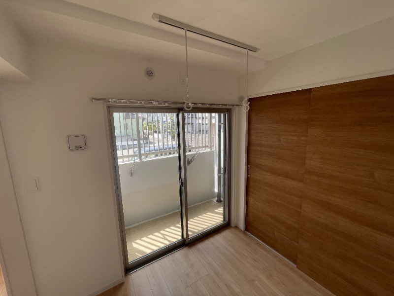 室内物干し完備。