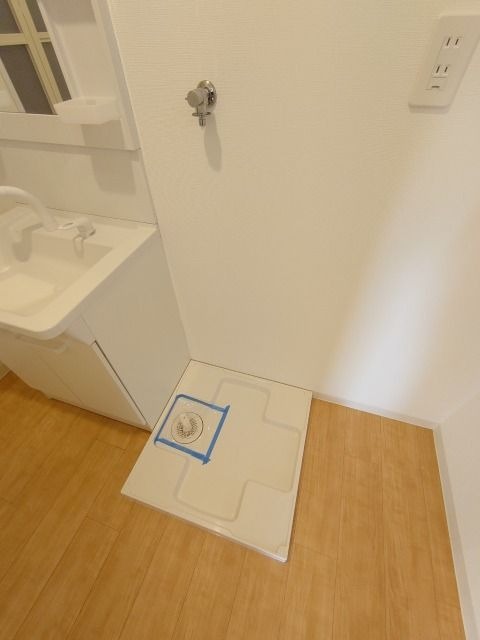 室内洗濯機置場完備。