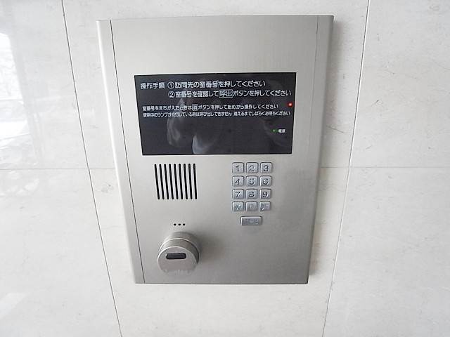 女性も安心のオートロック設備