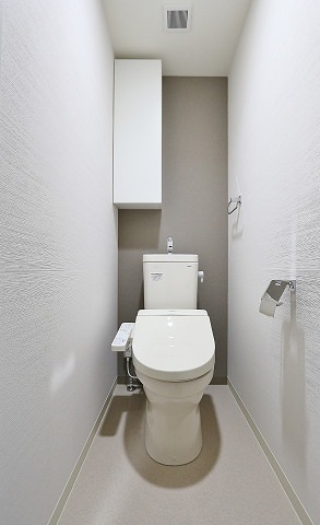 白基調の清潔なお手洗いです