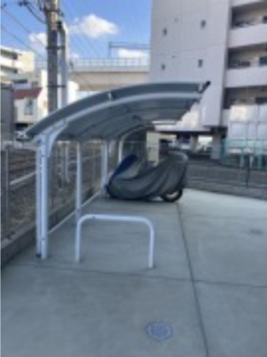 無料のバイク置場がございます
