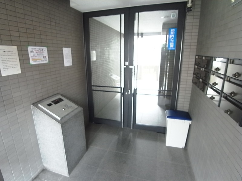 オートロックで安心です。