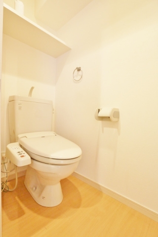 清潔感のあるトイレですね