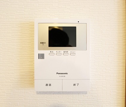 女性の方も安心のモニターホン付きです