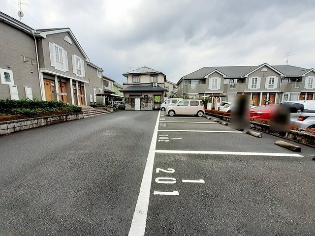 嬉しい敷地内駐車場付きです