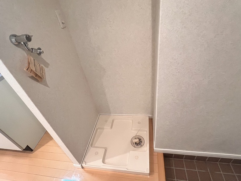 室内洗濯機置場完備。