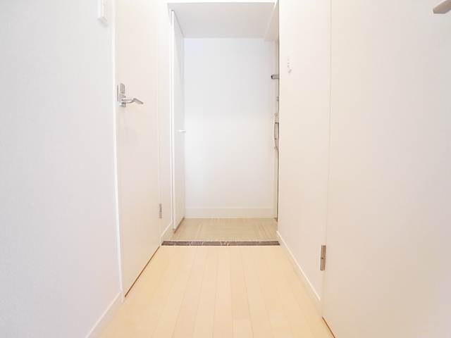 こちらの玄関でお出迎え