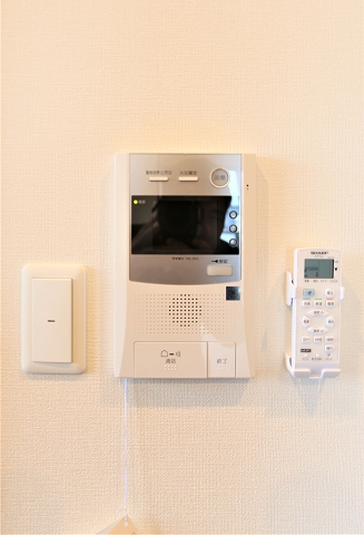 モニタ付きTVホンで来客者の顔もわかります