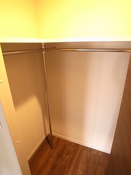 ウォークインクローゼット完備。