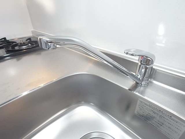 シングルレバー水栓で調理中の洗い物も楽です