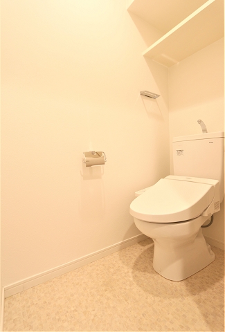 清潔感のあるトイレですね