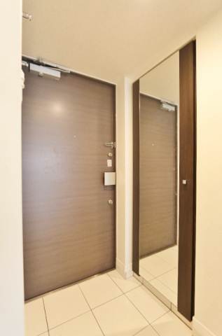 玄関に全身鏡があるのでお出かけ前のチェックもバッチリ