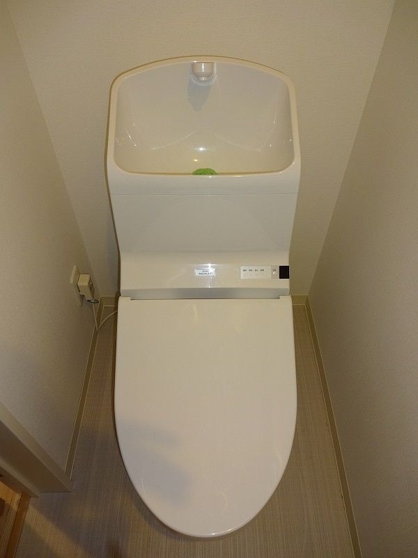 清潔感のあるトイレですね