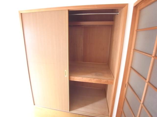 お洋服が多い方でも楽々収納できます