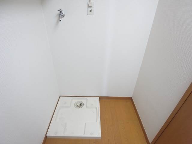 勿論室内洗濯機置き場です。