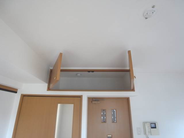 上部収納はありがたいですね。
