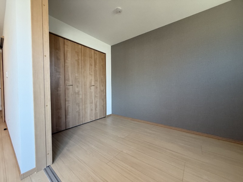 様々な用途で利用できる洋室です
