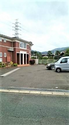敷地内駐車場です