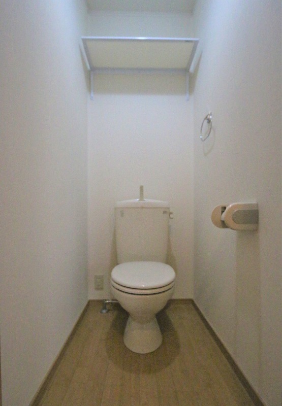 清潔感のあるトイレですね