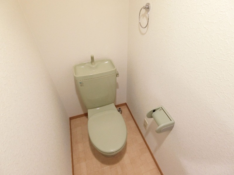 清潔感あるトイレですね