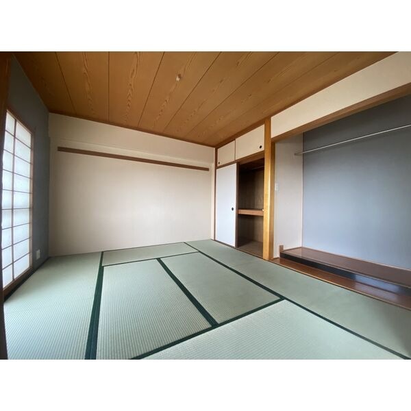 畳の匂いで落ち着きそうですね